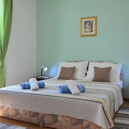 Apartment Mara *
